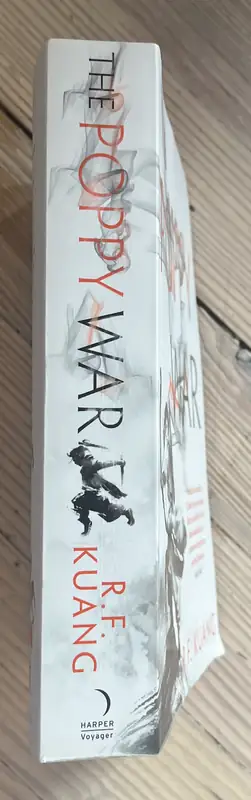 Rygg på The Poppy War, for å vise tilstanden