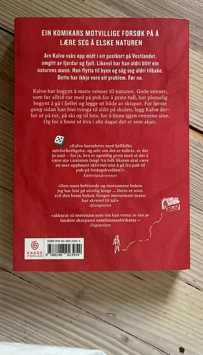 Bakside på Hyttebok frå helvete, for å vise tilstanden
