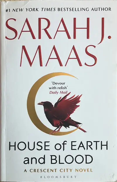 Forside på House of Earth and Blood